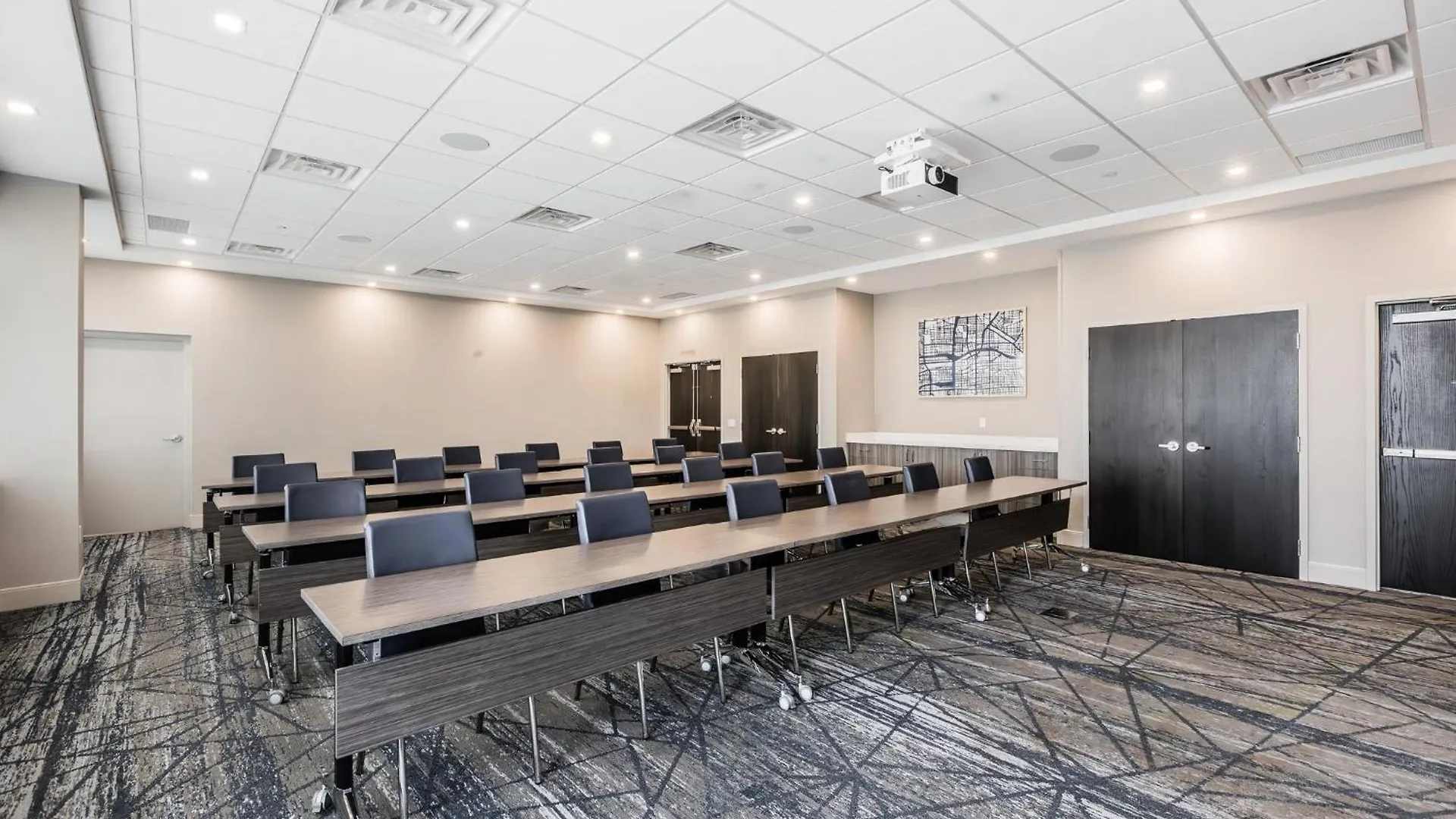Holiday Inn Express & Suites Toronto Airport South By Ihg ホテル