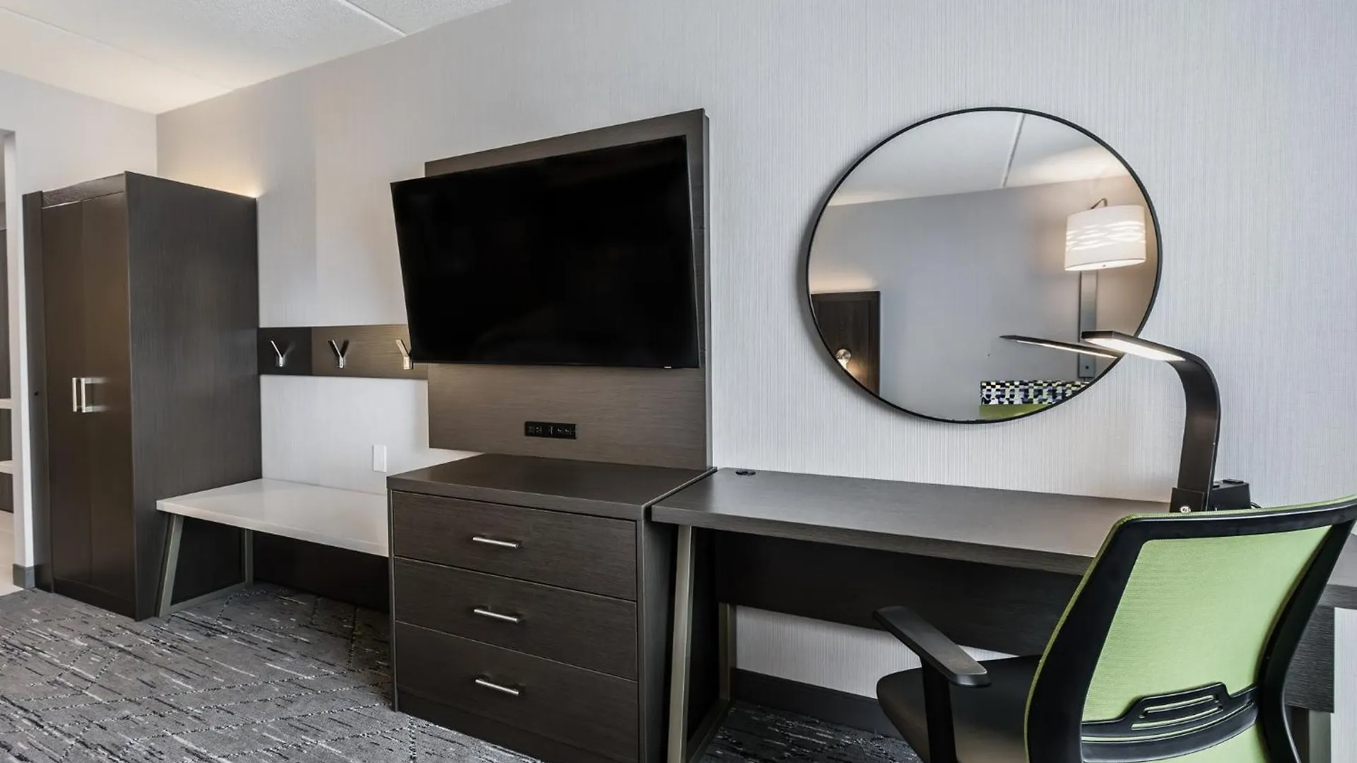 *** ホテル Holiday Inn Express & Suites Toronto Airport South By Ihg カナダ