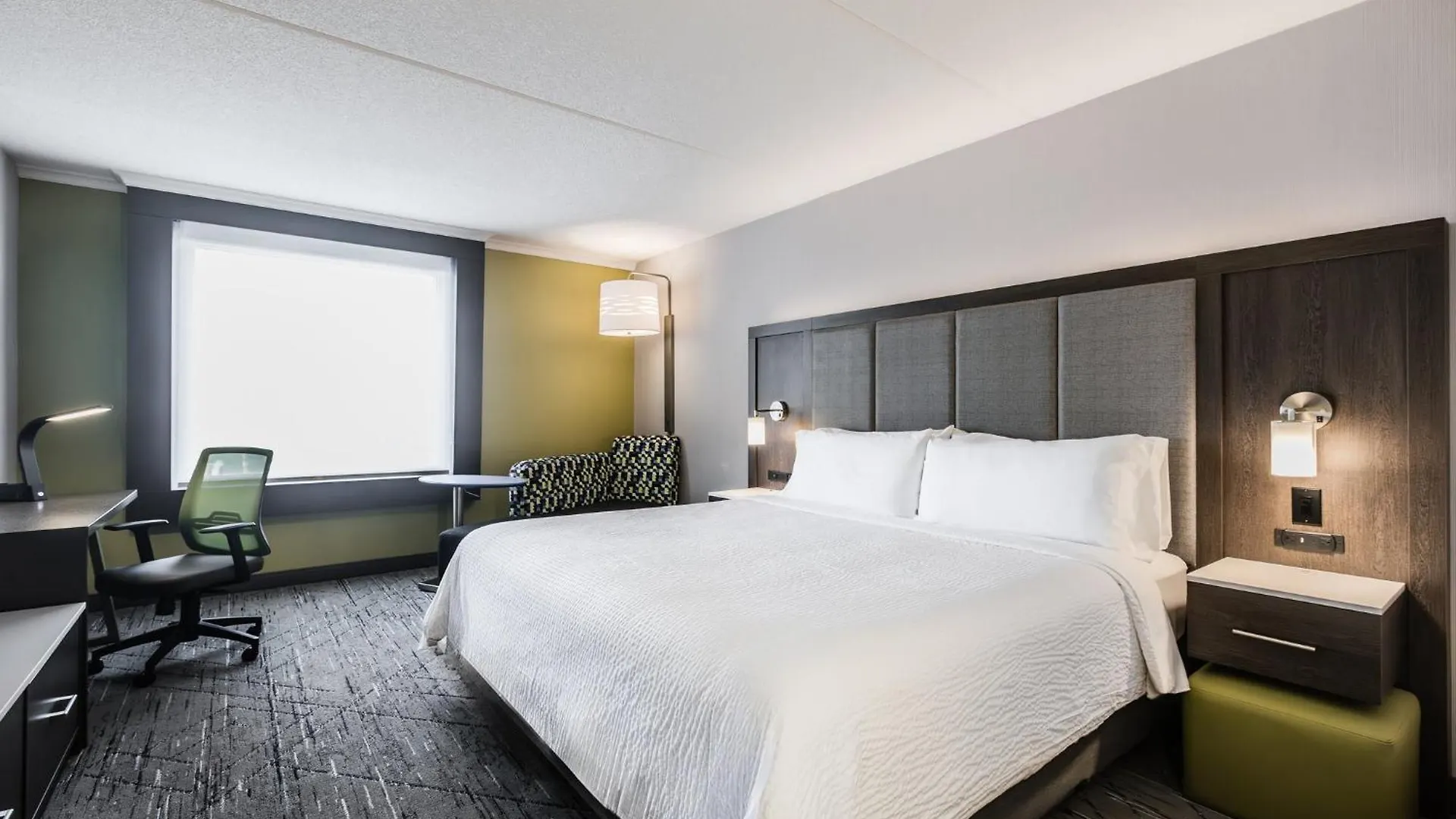 Holiday Inn Express & Suites Toronto Airport South By Ihg